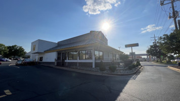 Biscuitville outside