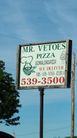 Mr Vetoes Pizza outside