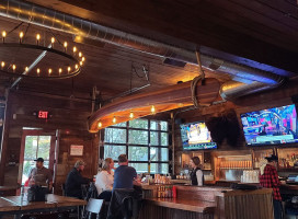 Ski Inn Taphouse And food