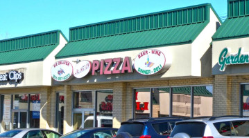 Arlington Pizza inside