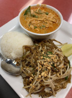 Pad Thai food