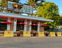 Crystal Springs Dairy outside