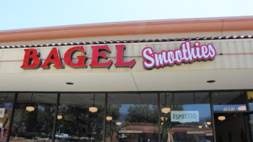 Malibu Bagel Cafe outside