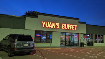 Yuan's Buffet outside