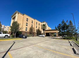 Hampton Inn Baton Rouge Denham Spr outside