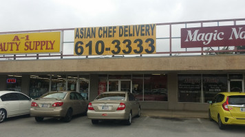 Asian Chef Delivery outside