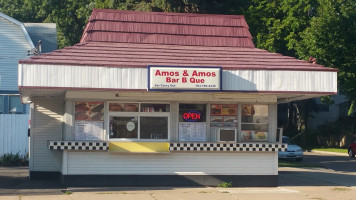 Amos Amos Barbeque Restaurant outside