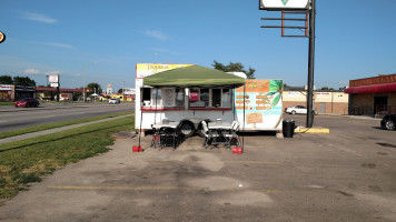 Taqueria Limon outside