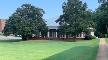 Turner Dining Hall outside