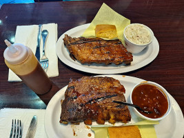 Joey's Smokin' Bbq food