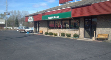 Izzy's Dockside Diner Pub food