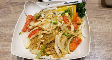 Sanamluang Cuisine food