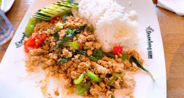 Sanamluang Cuisine food