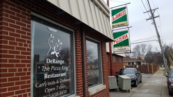 Derango 's The Pizza King Restaurant Sports Bar outside