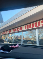 Jonesy's Taco House outside