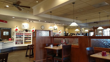 Bob Evans inside