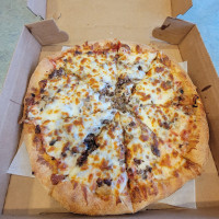 Leonis Brick Oven Pizzeria food