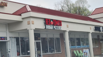 Red Tomato Urban Pizzeria outside