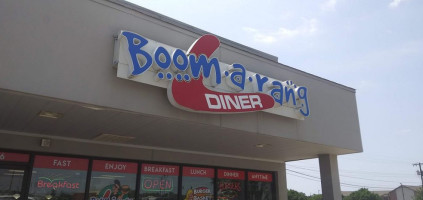 Boomarang Diner outside