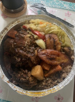 Yaad Pot food