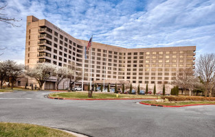 Doubletree By Hilton Tulsa Warren Place outside