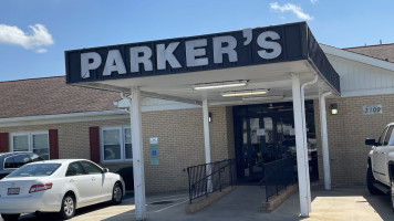 Parker's Barbecue Restaurant outside