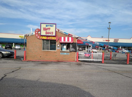 Hounds Hot Dogs And Gyros outside