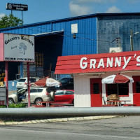 Grannys Kitchen outside