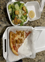 Izzy’s Ny Pizza food