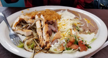 Señor Fajitas food