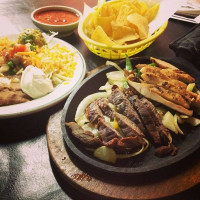 Señor Fajitas food