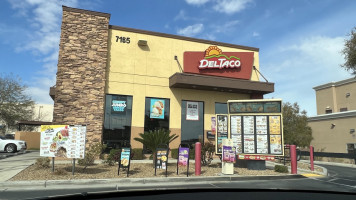 Del Taco outside