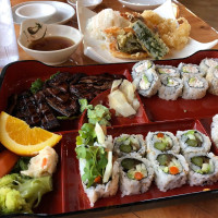 Tora Sushi Lounge food