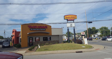 Taco John's outside