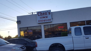 Chen's Chinese inside