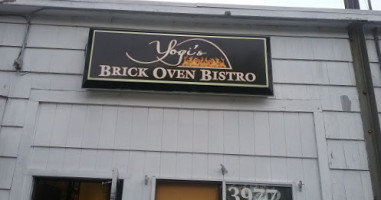 Yogi's Brick Oven Bistro food