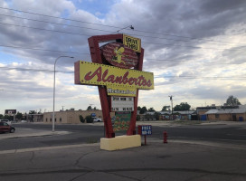 Alanberto's Mexican Food outside