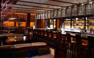 Tom Colicchio's Craftsteak inside