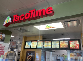 Del Taco inside