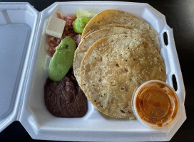 Taqueria El Paso food