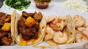 Taqueria Chavez food