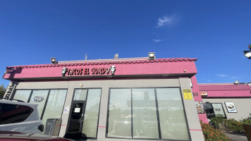 Tacos El Gordo outside