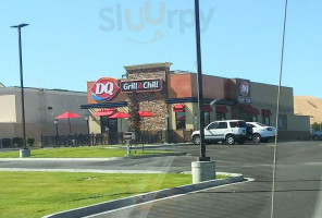 Dairy Queen Grill Chill outside