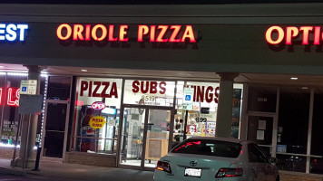 Oriole Pizza inside