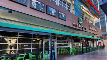 Wahlburgers food