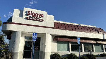 Siggy's outside