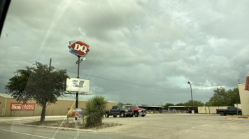 Dairy Queen outside