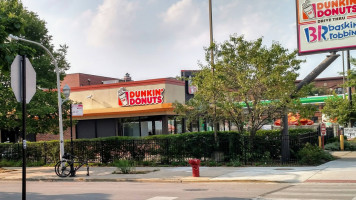 Baskin-robbins outside