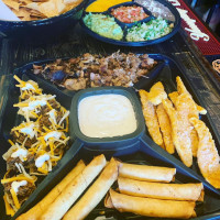 Los Chiludos Fresh Mexican Grill food