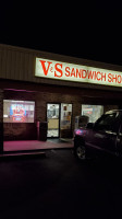 V S Sandwich Shop outside